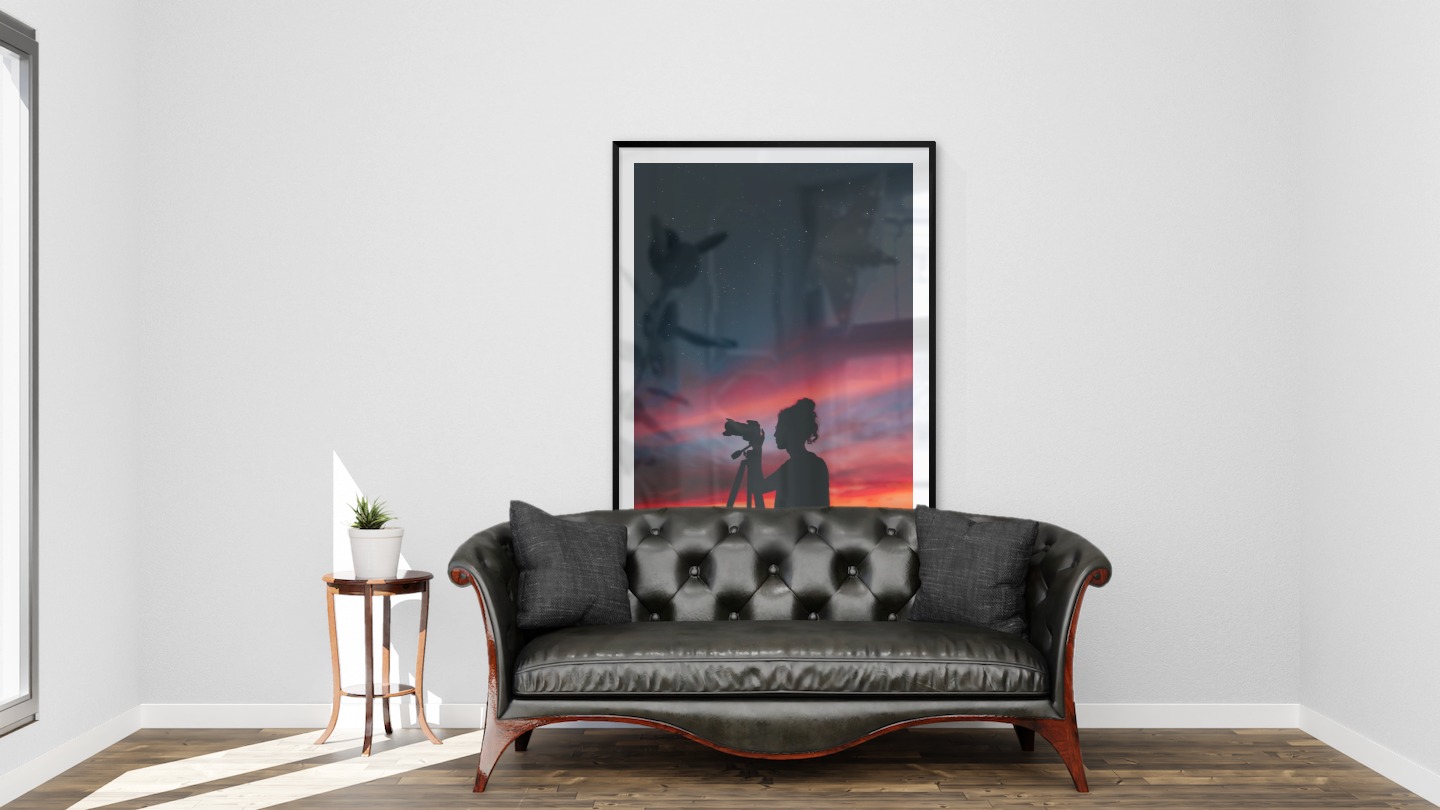 Tavelvägg med ram i svart i storlek 100x150 med poster med "Fotograf i natten"